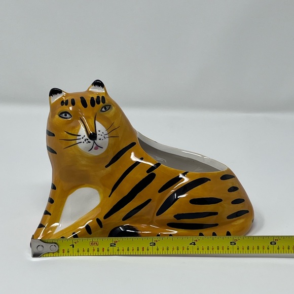 Ashland Ceramic Tiger Figurine - Gold and Black - Picture 8 of 9